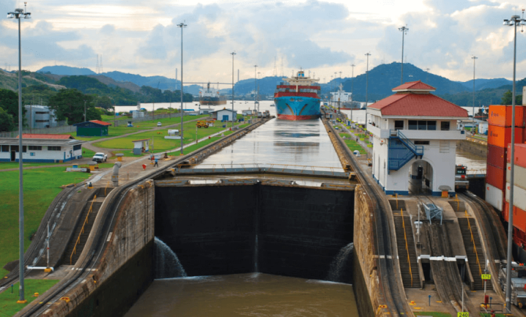 TEMPORADA DE FIN DE AÑO Y CRISIS EN CANAL DE PANAMÁ